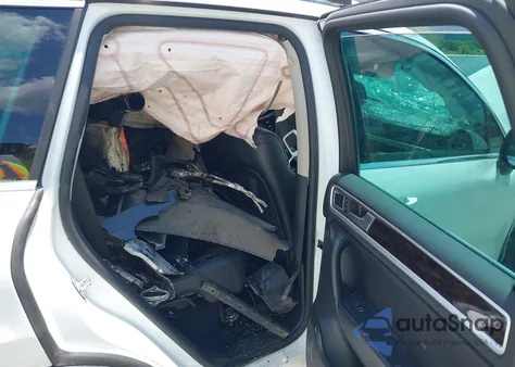 2013 Volkswagen Touareg Tdi Executive from USA, damaged, VIN WVGEP9BP9DD012075